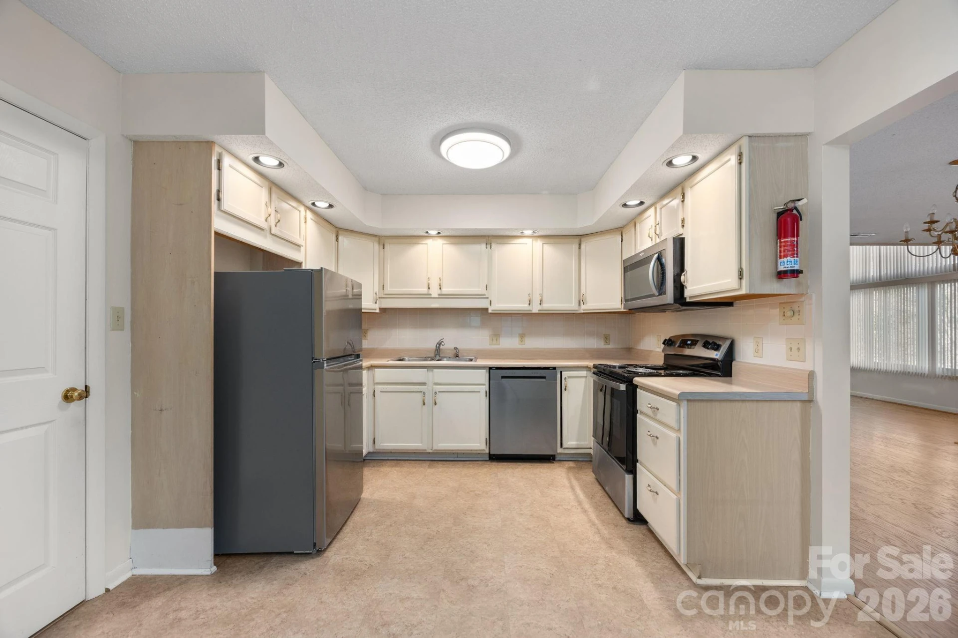 11 Stuart Circle - Photo 12