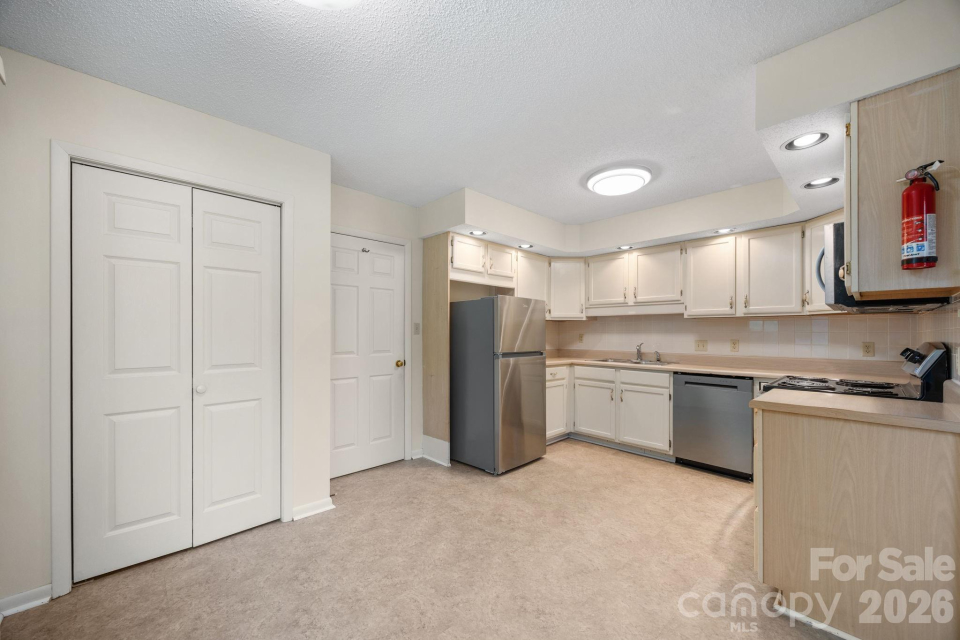 11 Stuart Circle - Photo 13