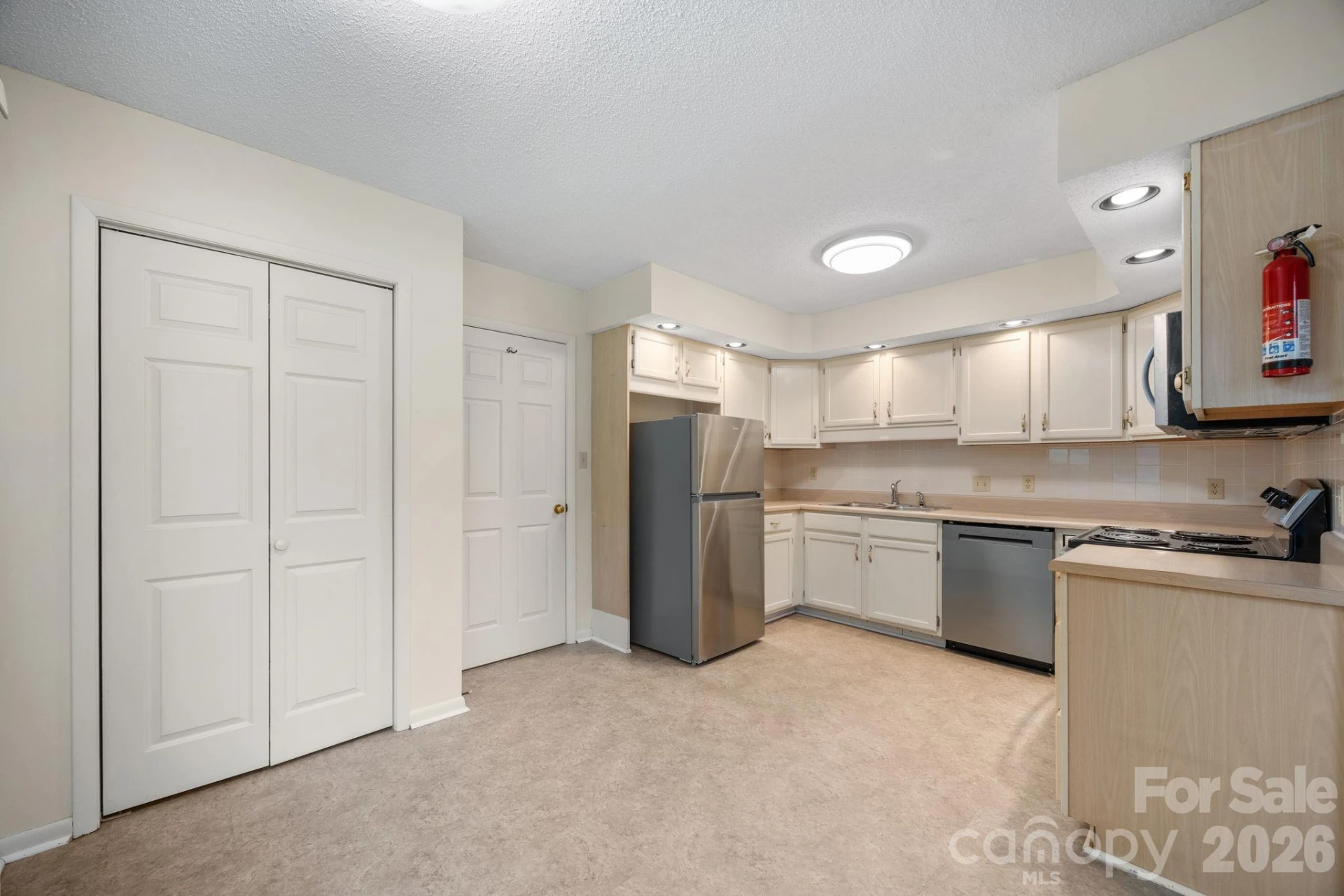 11 Stuart Circle - Photo 13