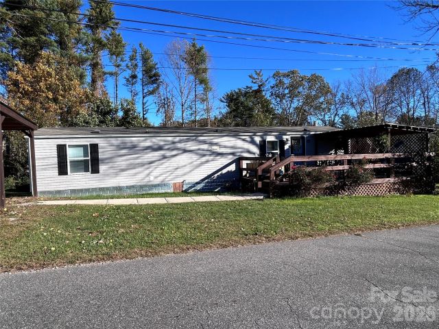 135 Phillips Road, Spruce Pine, NC, 28777