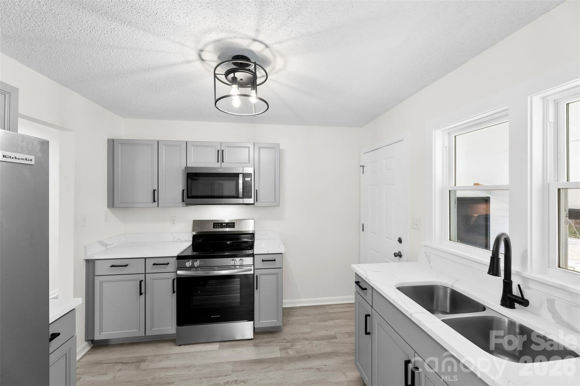 410 Cameron Avenue - Photo 11