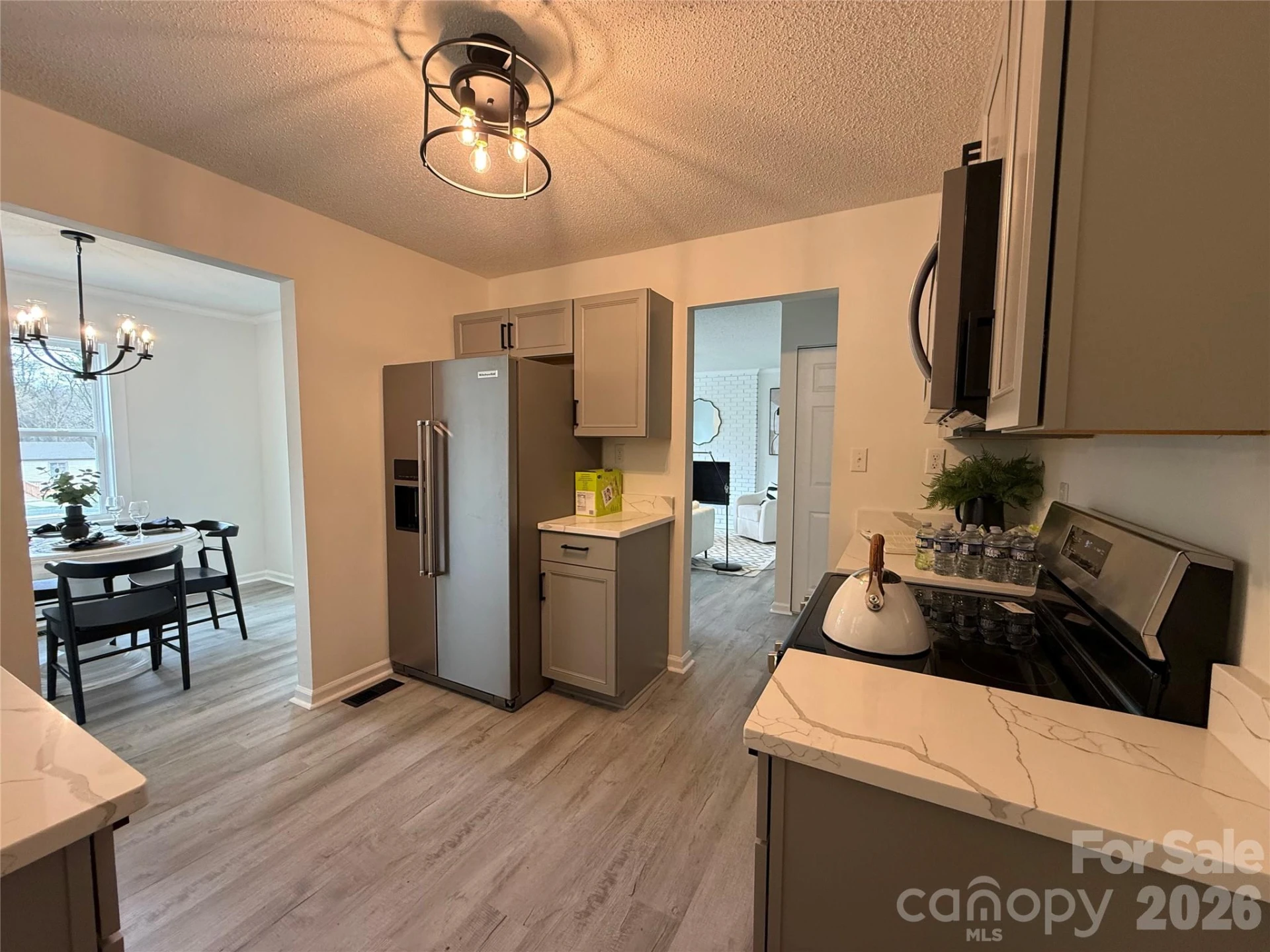 410 Cameron Avenue - Photo 7