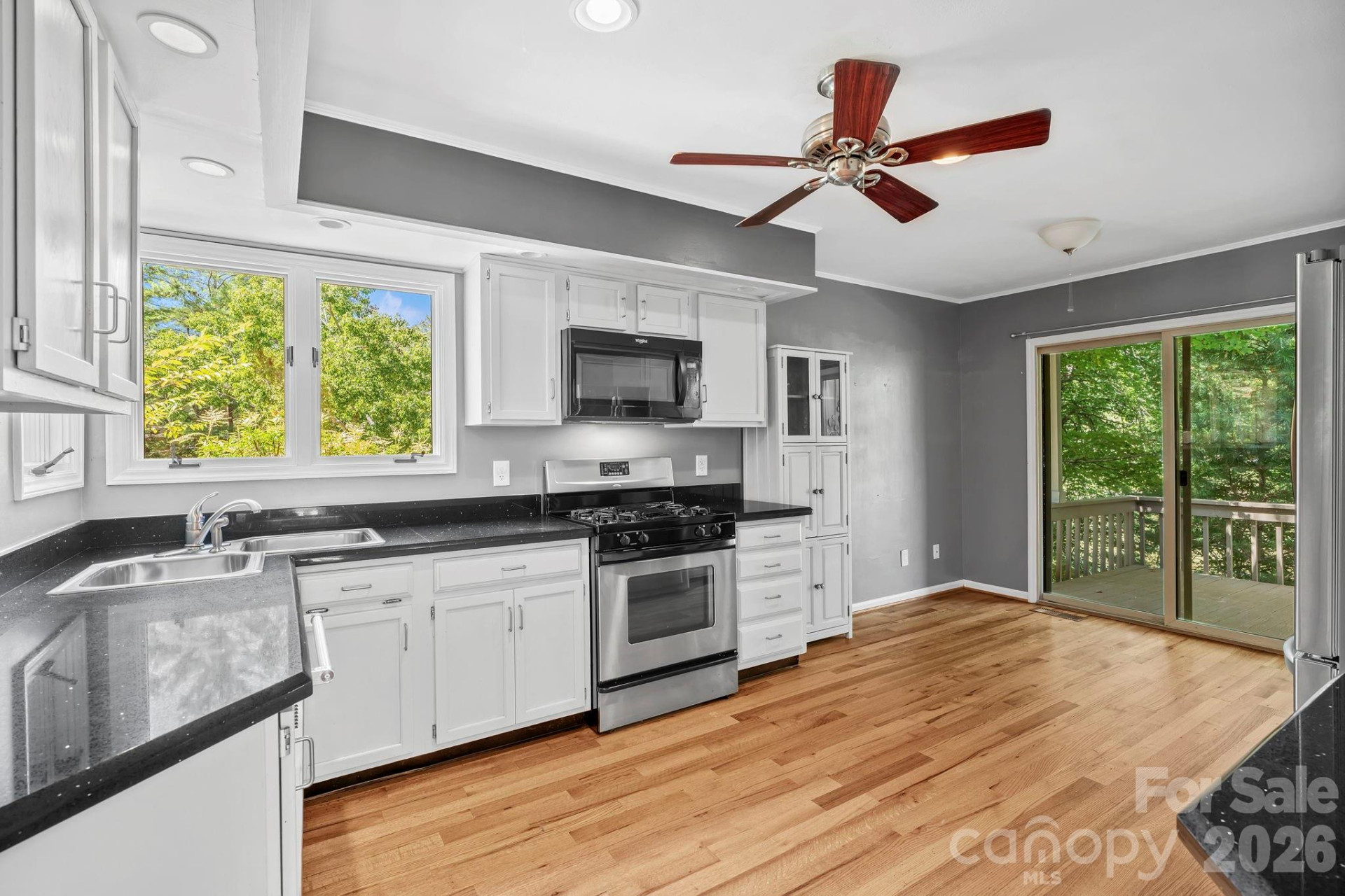 101 Deerlake Drive - Photo 18