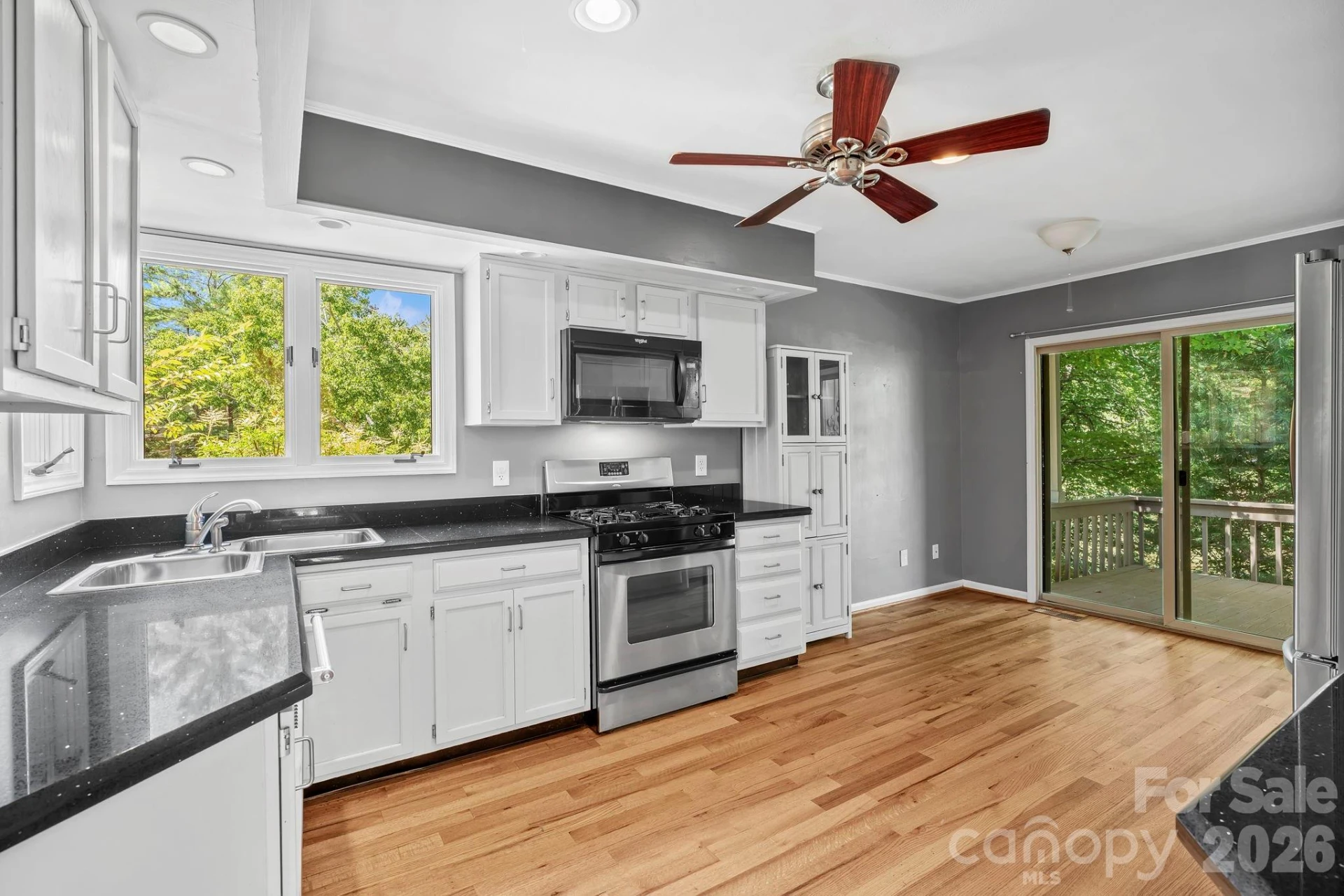 101 Deerlake Drive - Photo 18