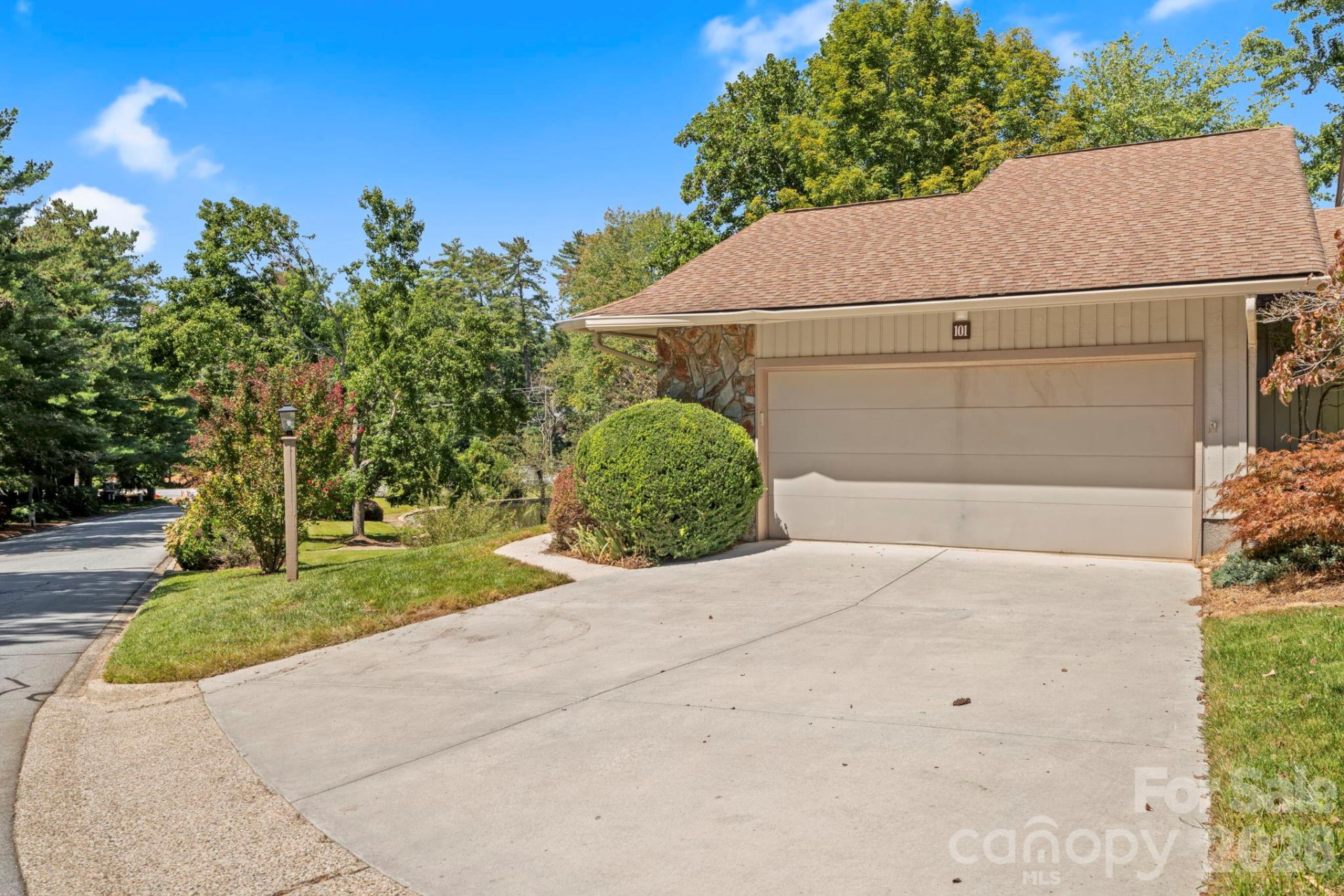 101 Deerlake Drive - Photo 35