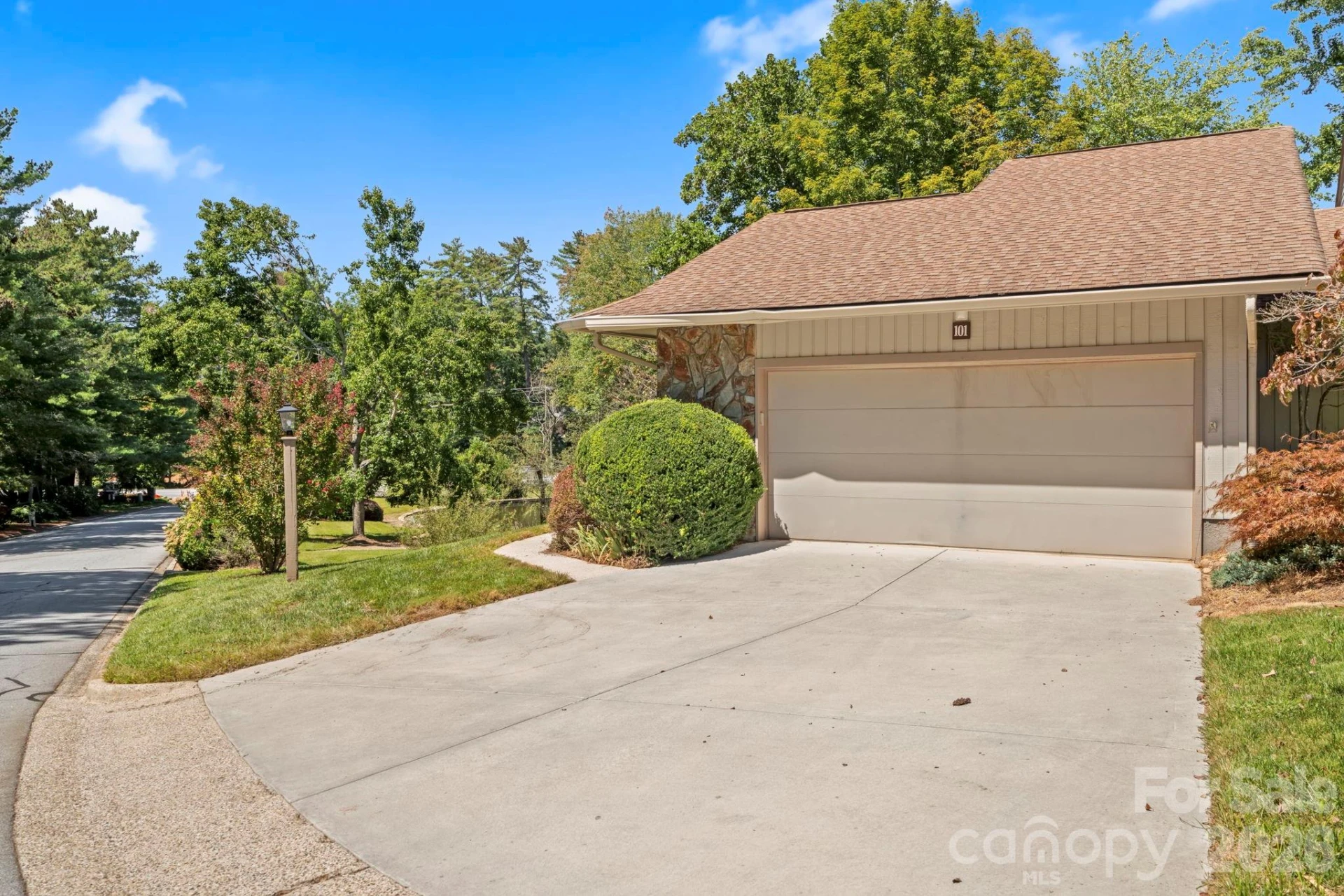 101 Deerlake Drive - Photo 35