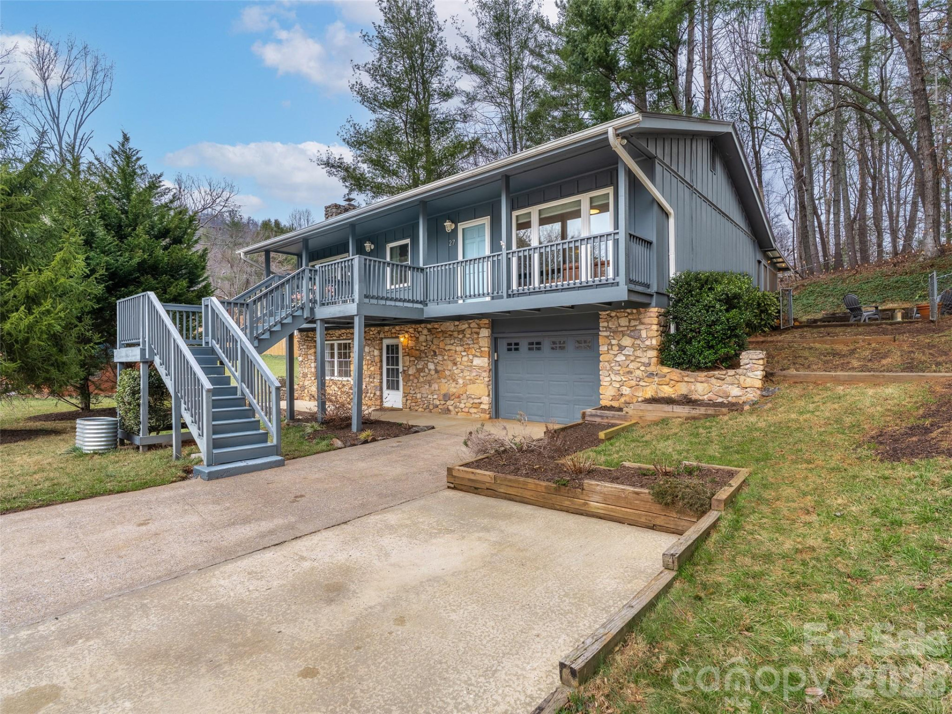 27 Brookcliff Drive