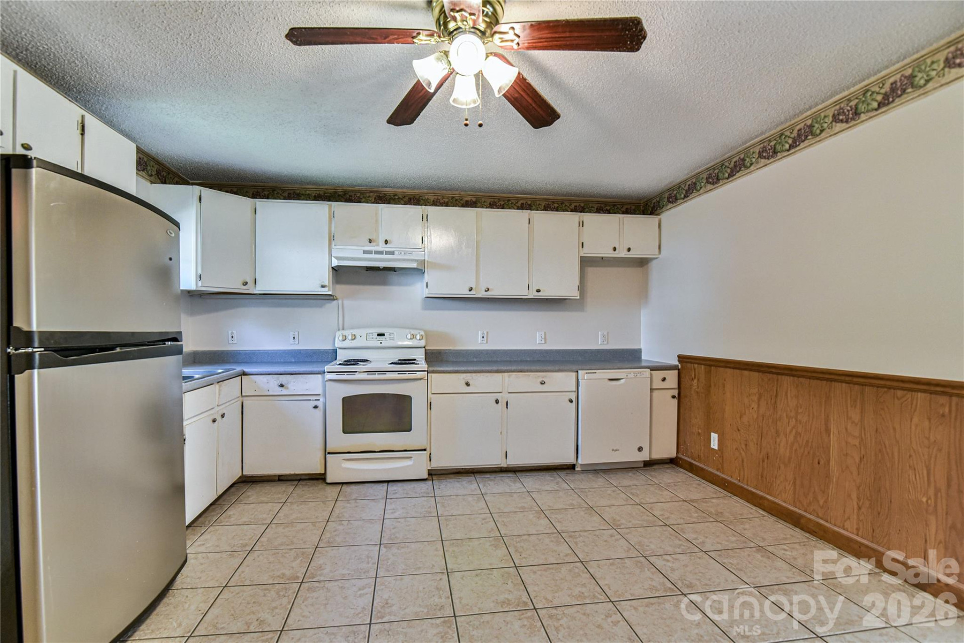 12 Moody Street - Photo 5