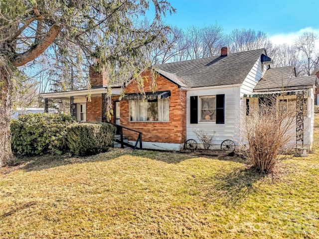 301 Mulberry Street, Clyde, NC, 28721