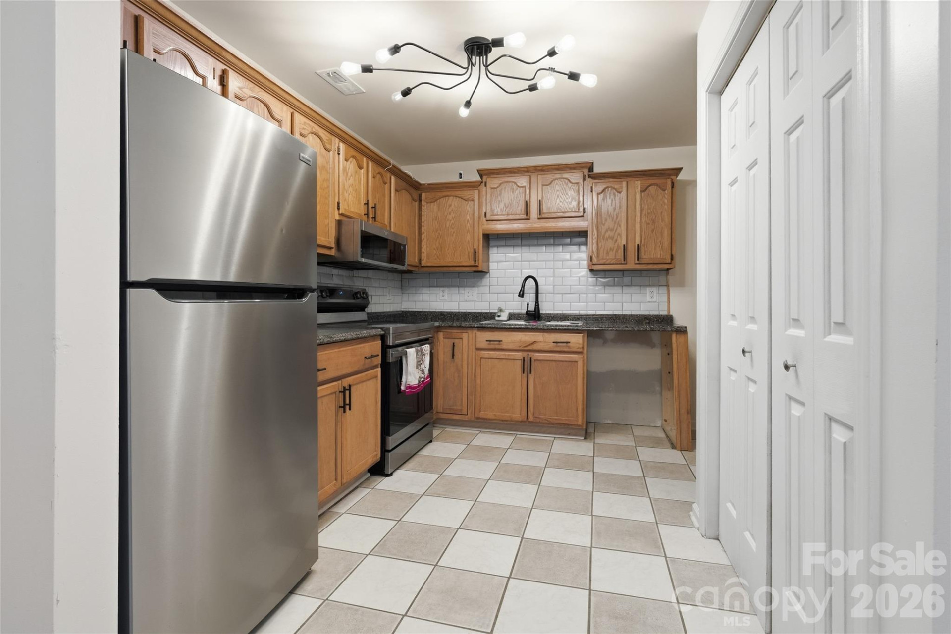 19 Krista Circle #E - Photo 8