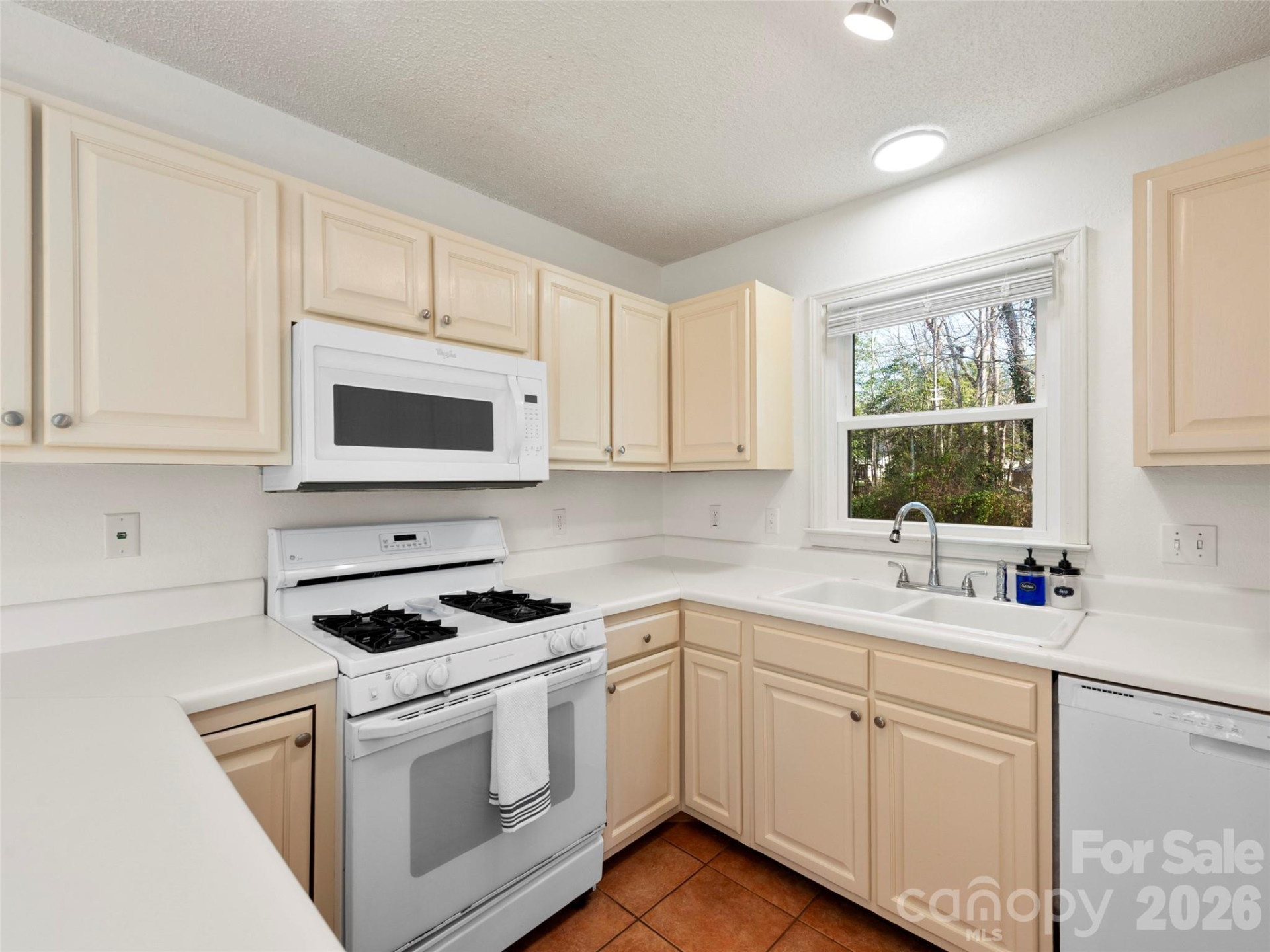 989 Thorncrest Court - Photo 12