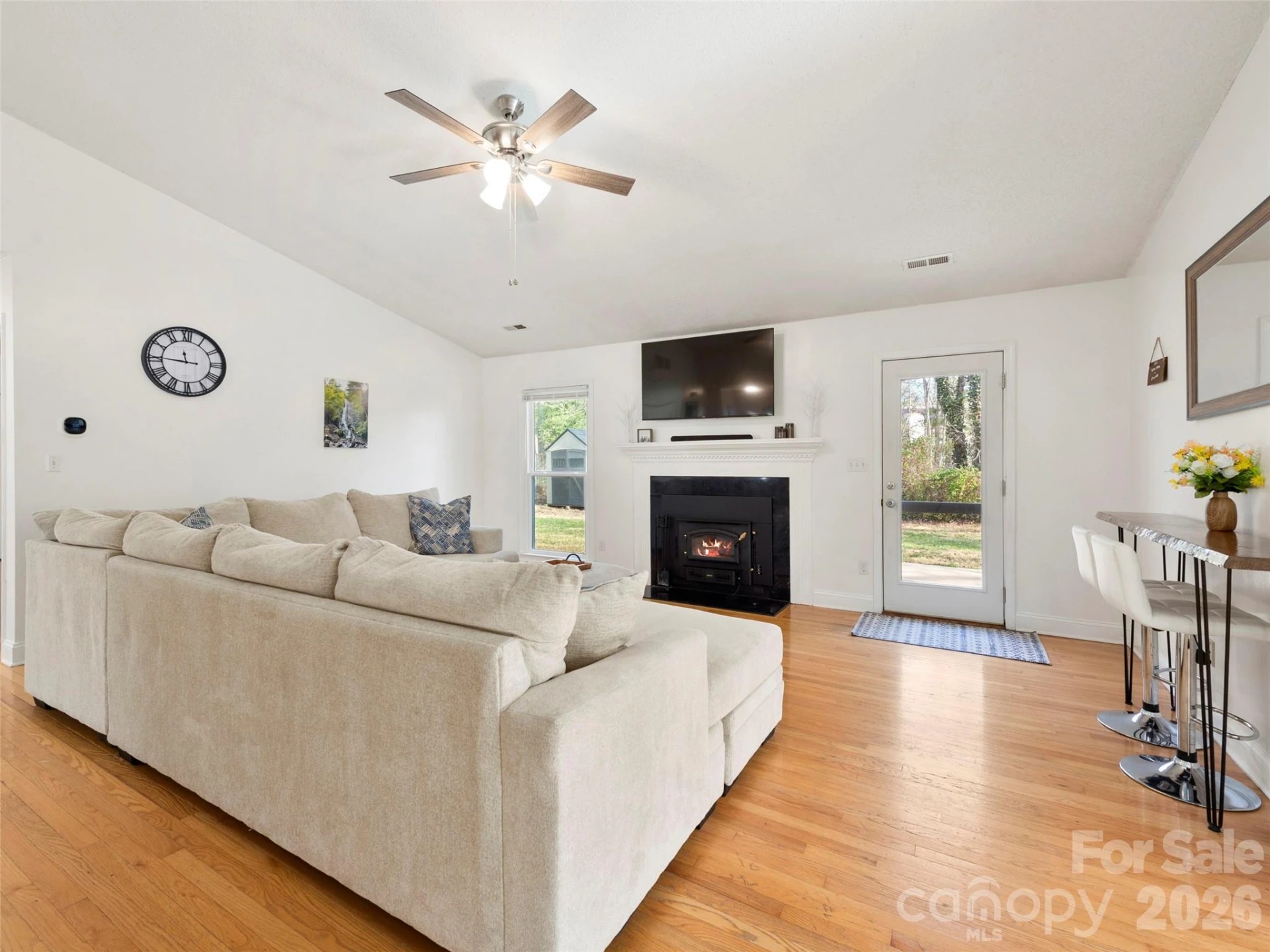 989 Thorncrest Court - Photo 3