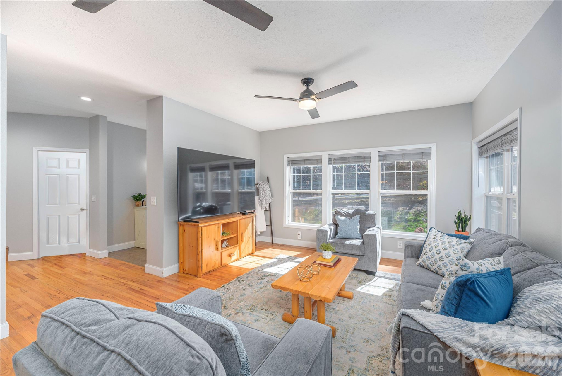 650 Dogwood Drive - Photo 3