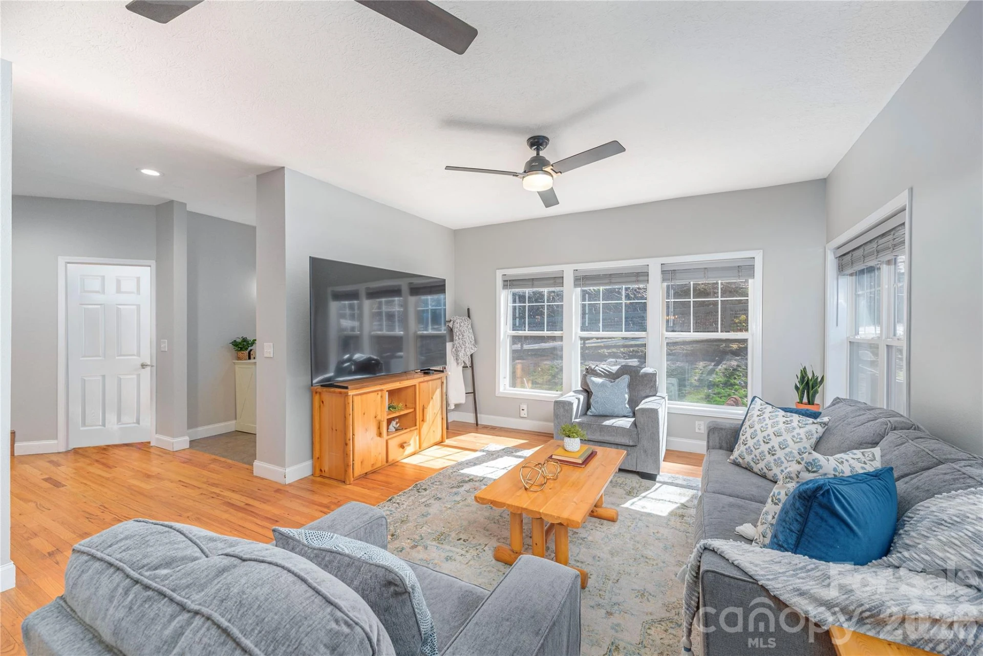 650 Dogwood Drive - Photo 3