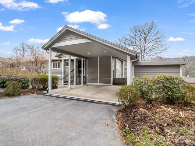 303 Golfside Drive, Flat Rock, NC, 28731