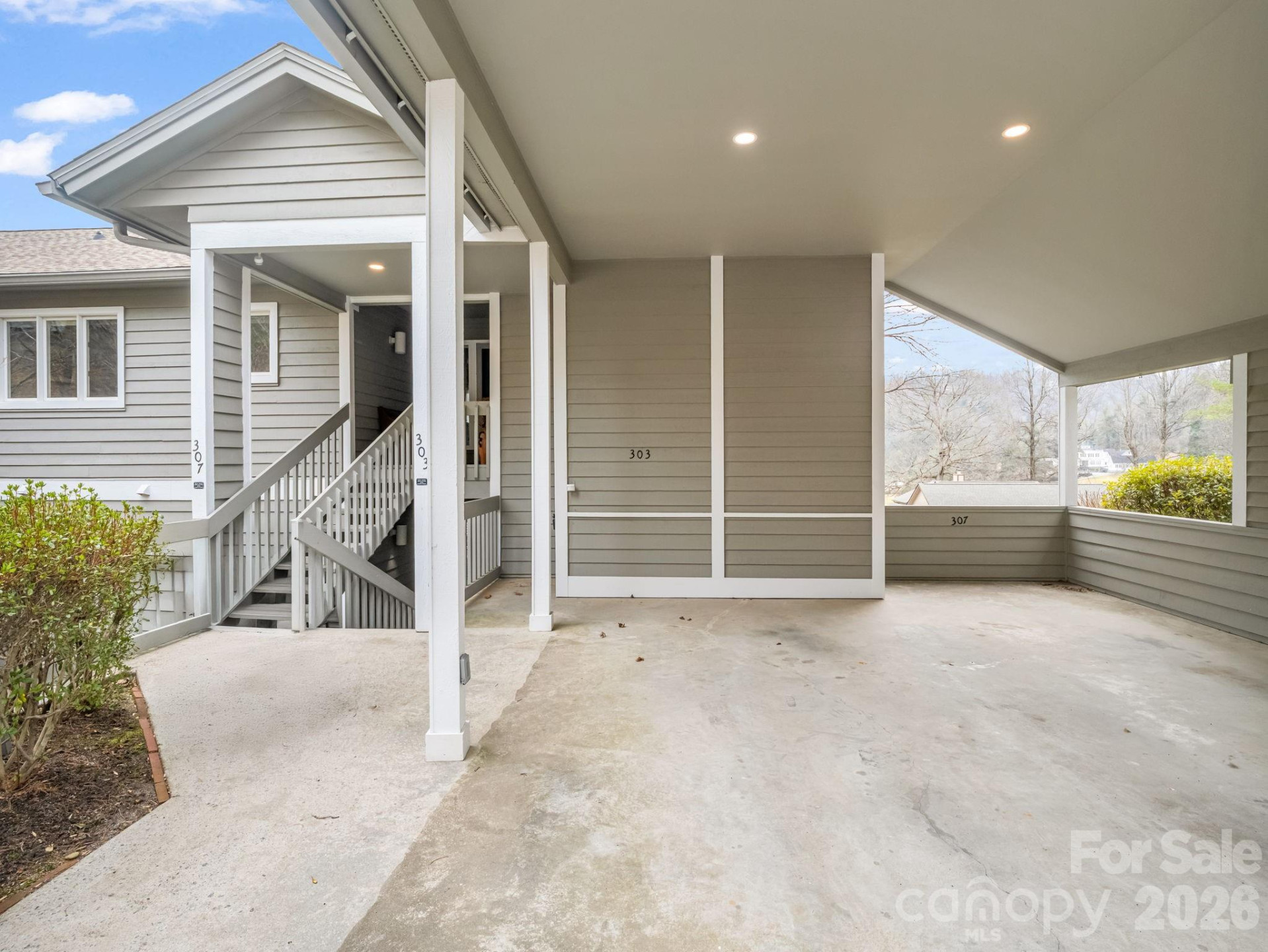 303 Golfside Drive - Photo 3