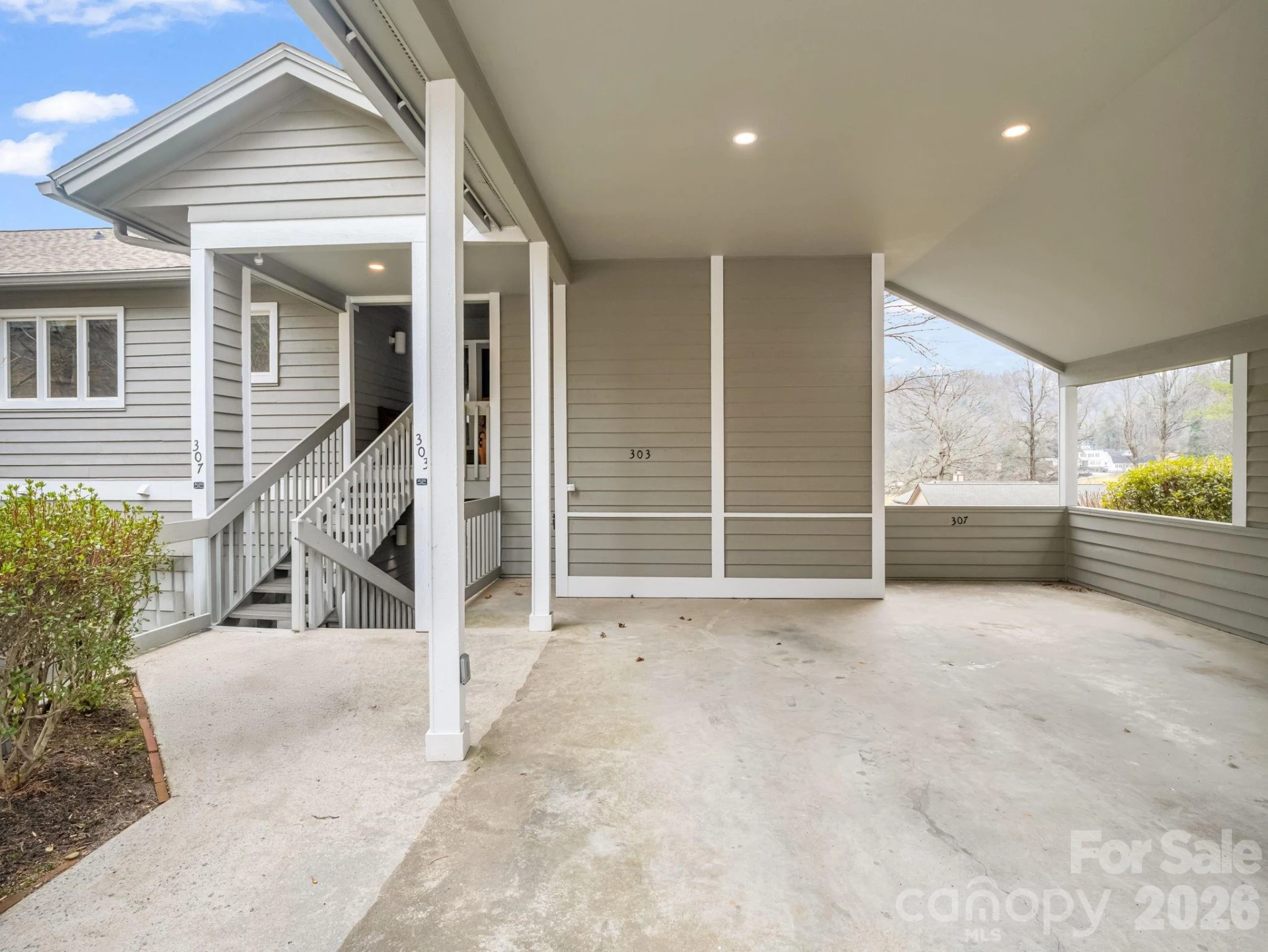 303 Golfside Drive - Photo 3