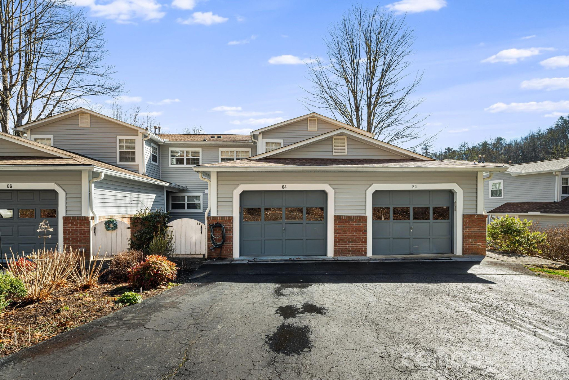 84 Lakeview Court - Photo 2