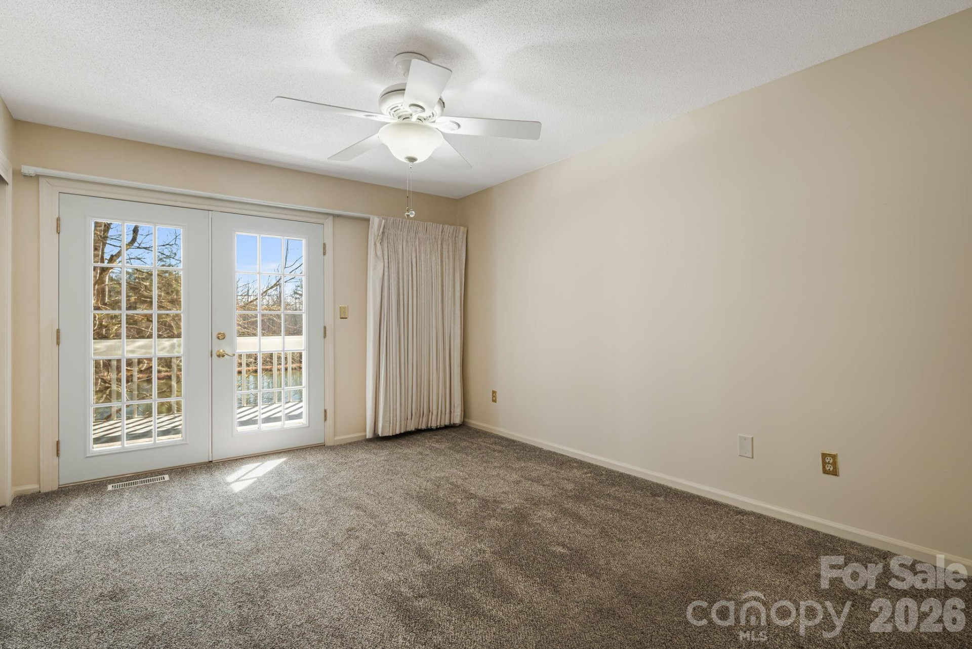 84 Lakeview Court - Photo 18