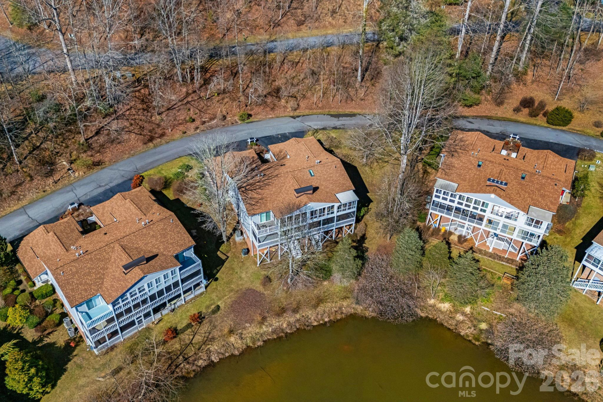 84 Lakeview Court - Photo 34