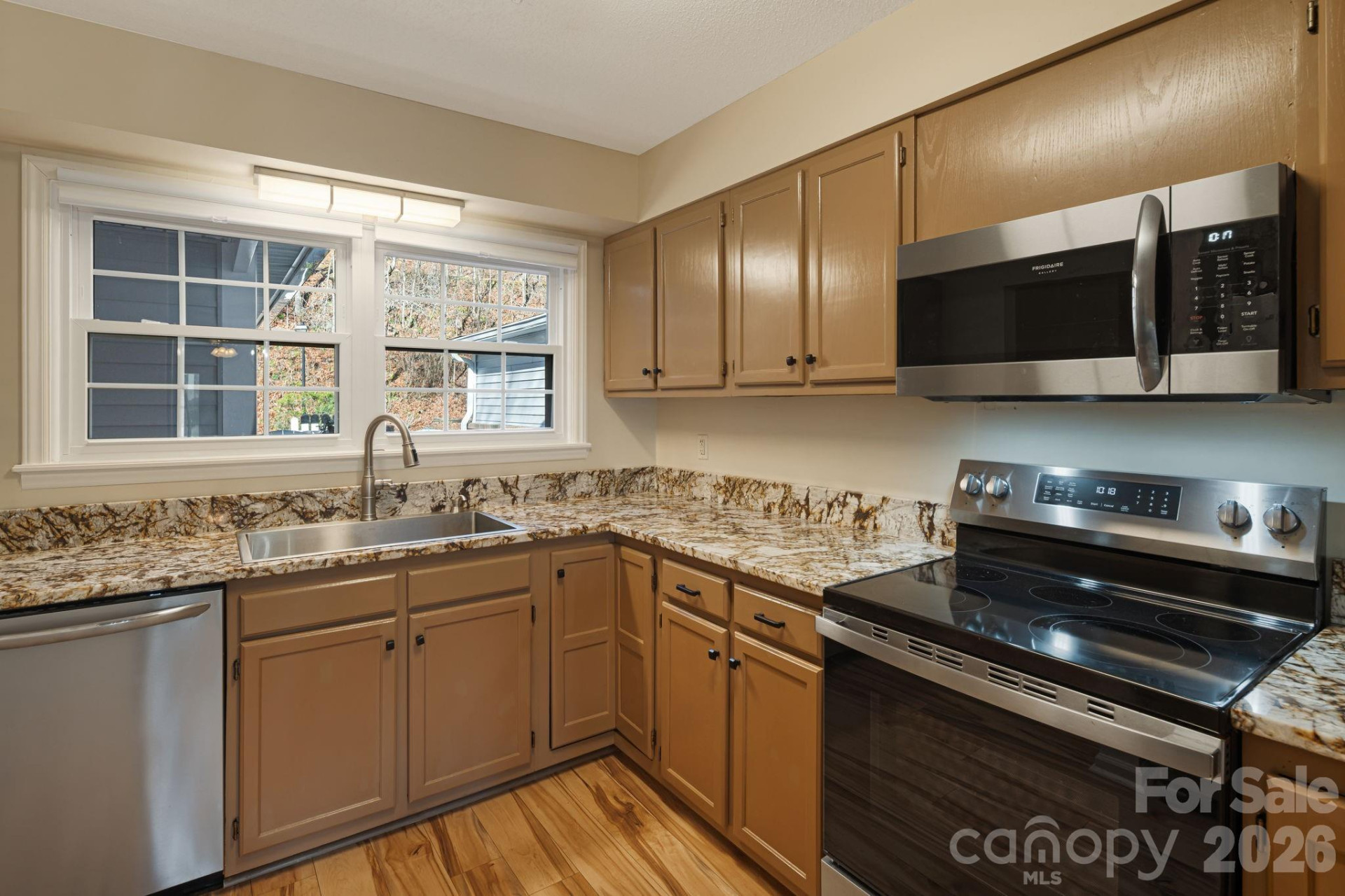 84 Lakeview Court - Photo 7