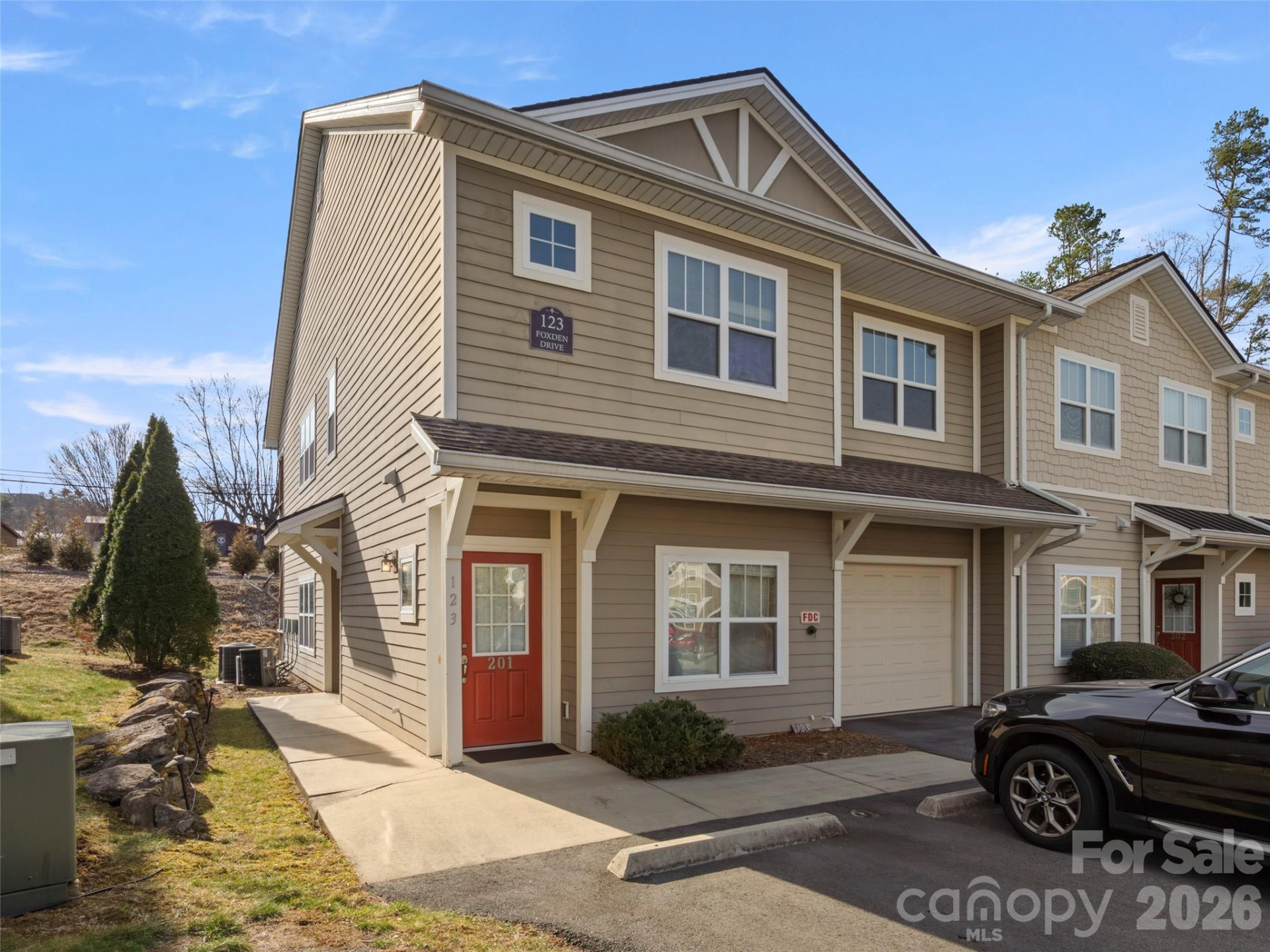 123 Foxden Drive #201