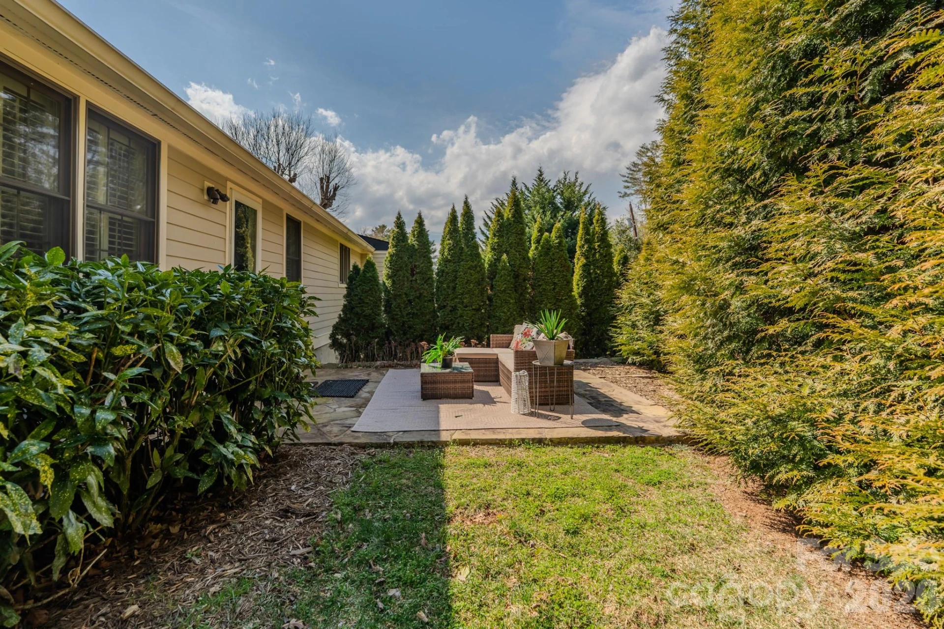 50 Griffing Boulevard - Photo 6
