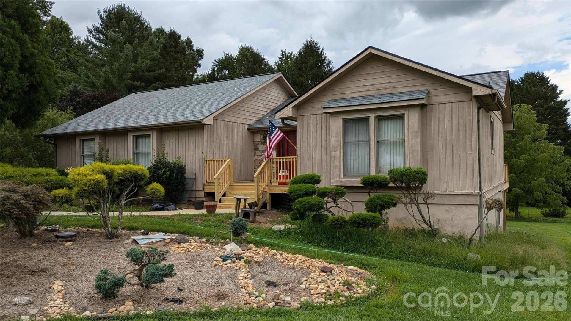 18 Amber Drive - Photo 2