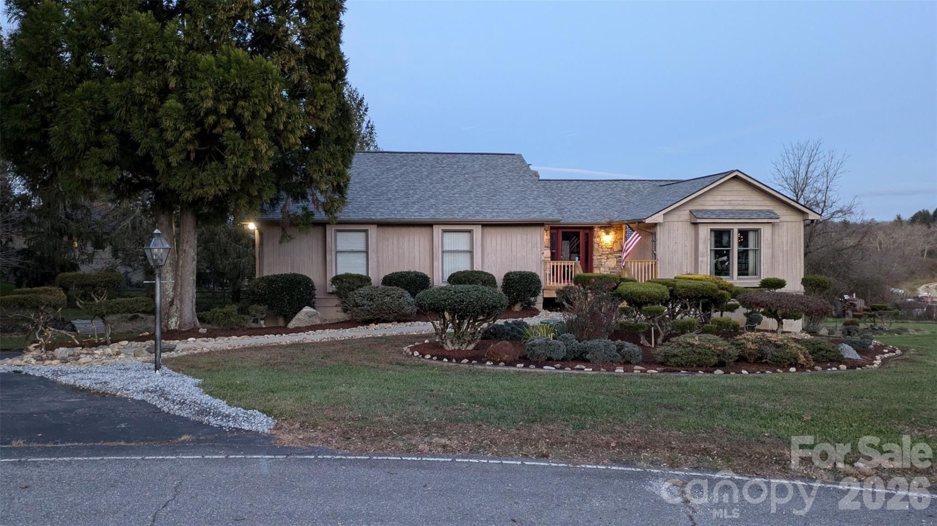 18 Amber Drive - Photo 3