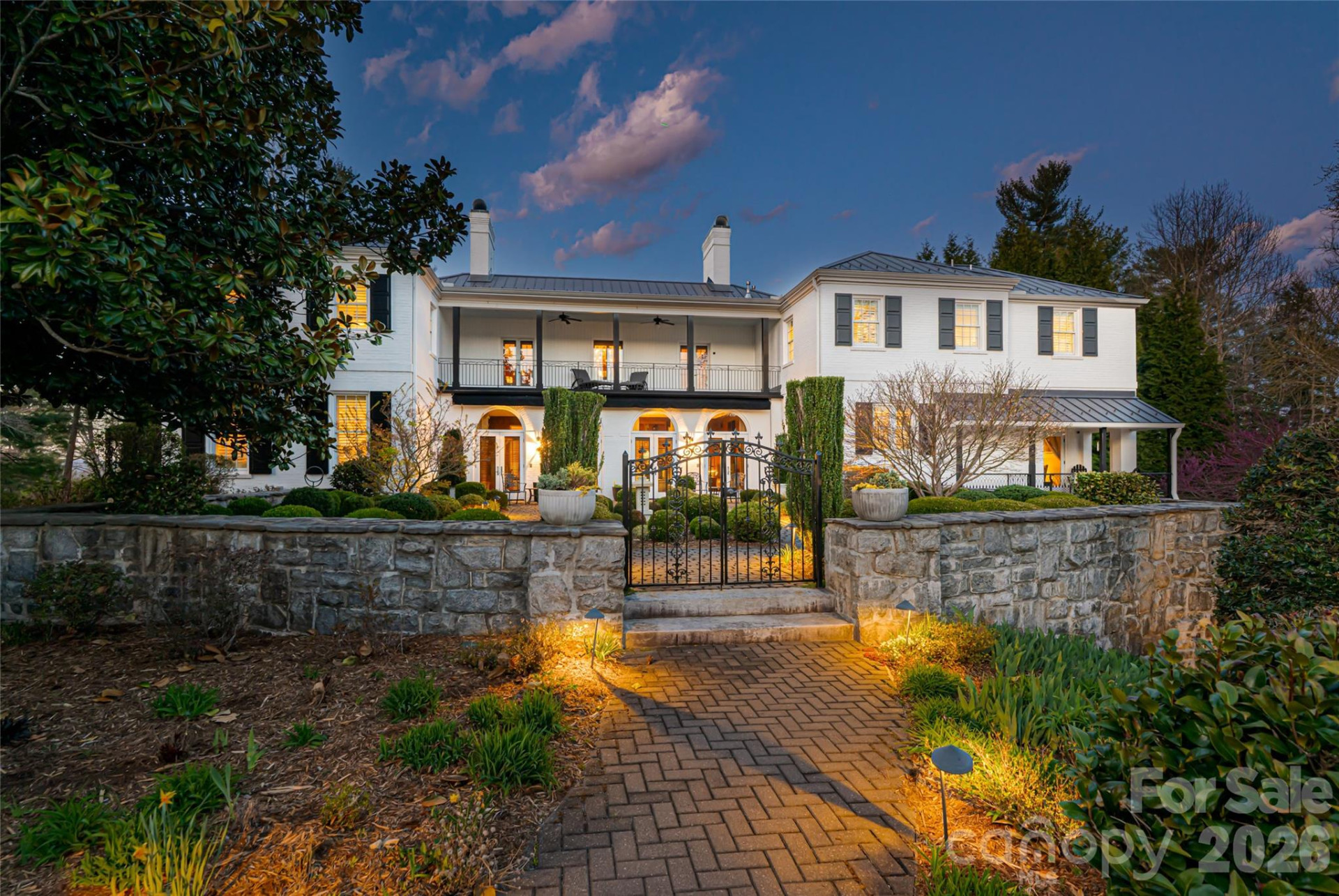 365 Sherwood Drive - Photo 2