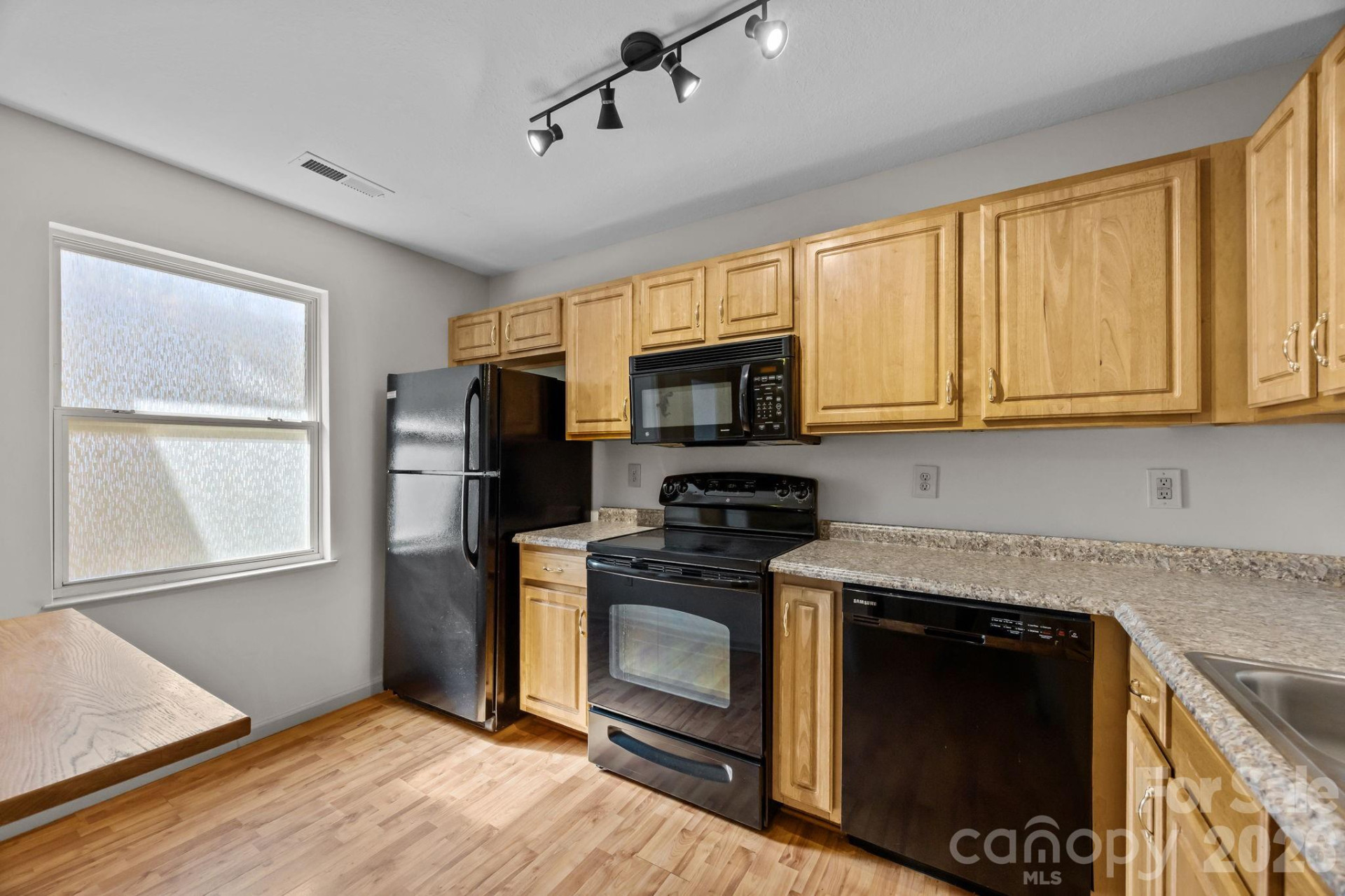 704 Carlyle Way - Photo 14