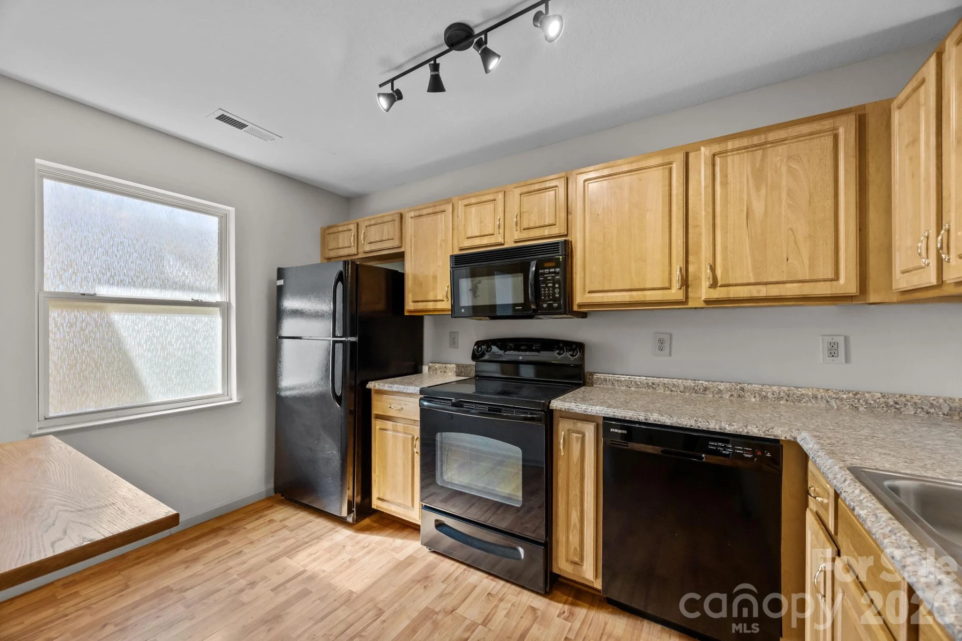 704 Carlyle Way - Photo 14