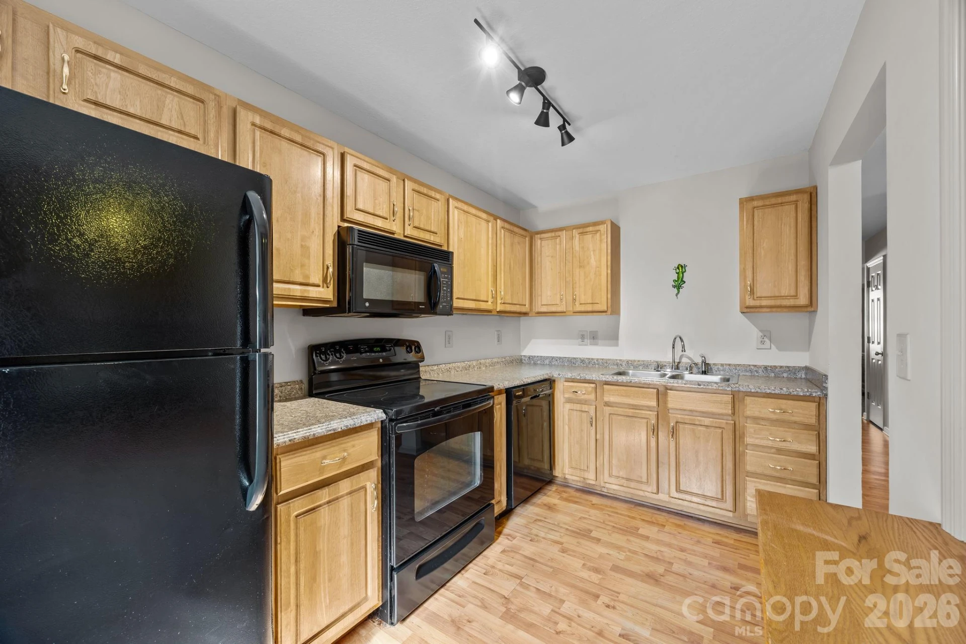 704 Carlyle Way - Photo 15