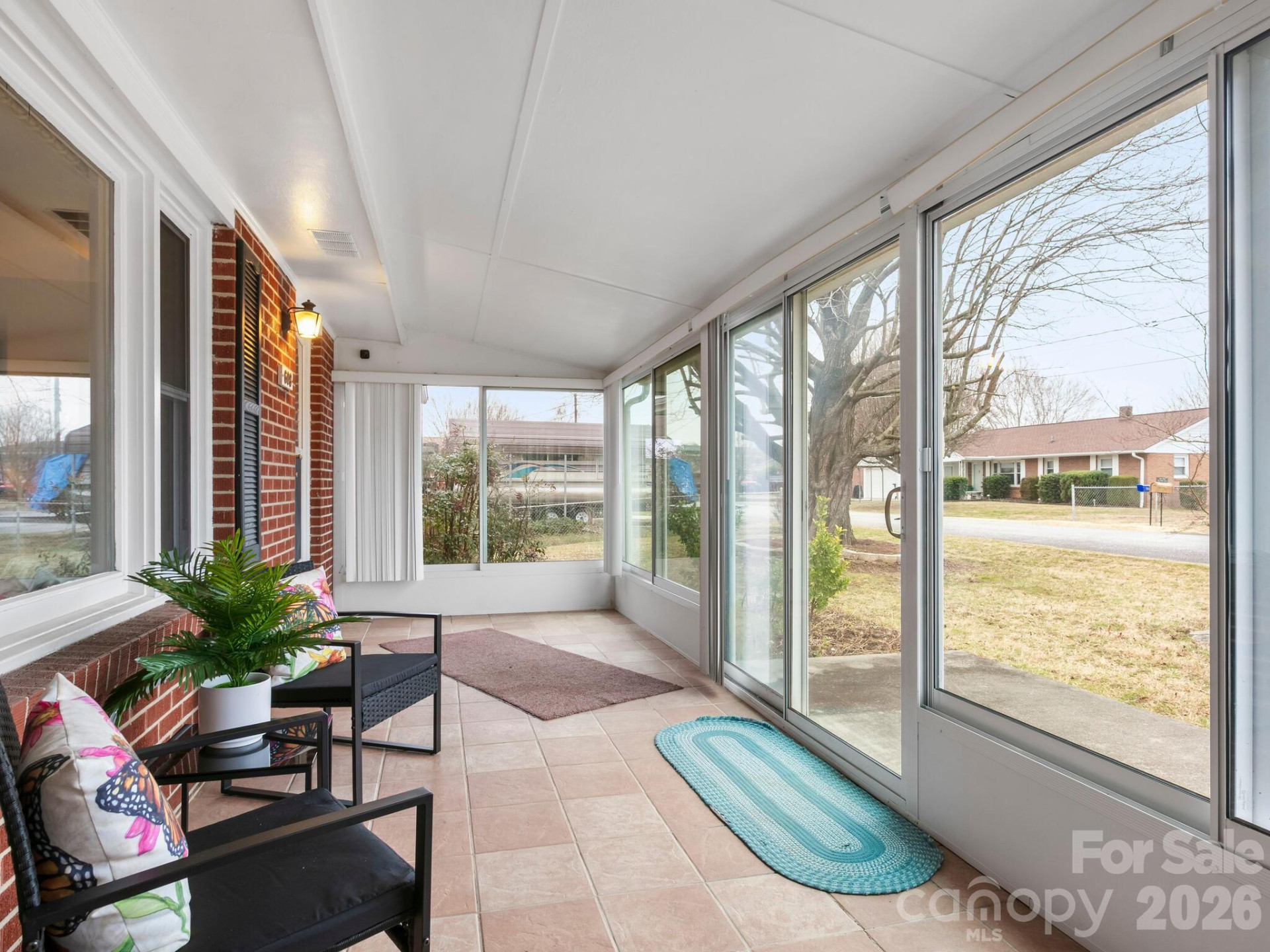 608 Buena Vista Drive - Photo 2