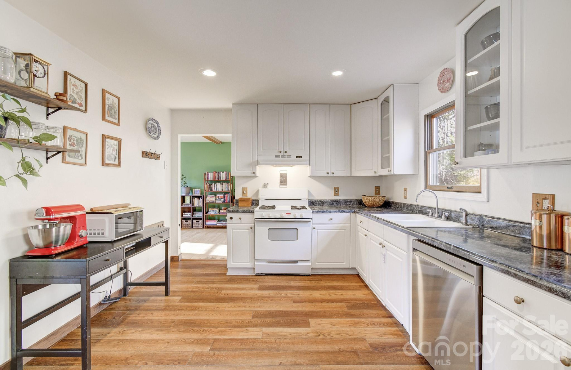 92 Arrowood Road - Photo 4