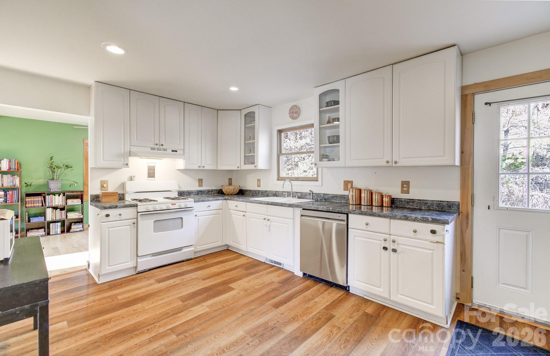 92 Arrowood Road - Photo 8