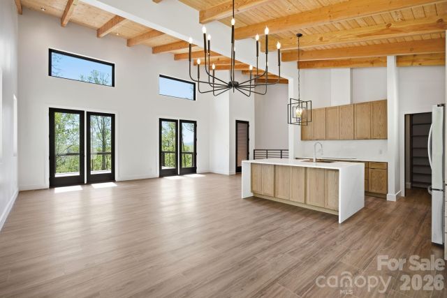 102 Sandpiper Palisades Street, Hendersonville, NC, 28792