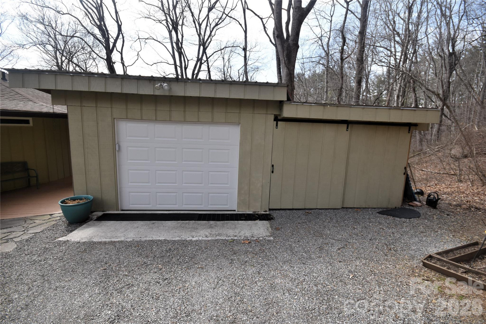 1299 Country Club Drive - Photo 14