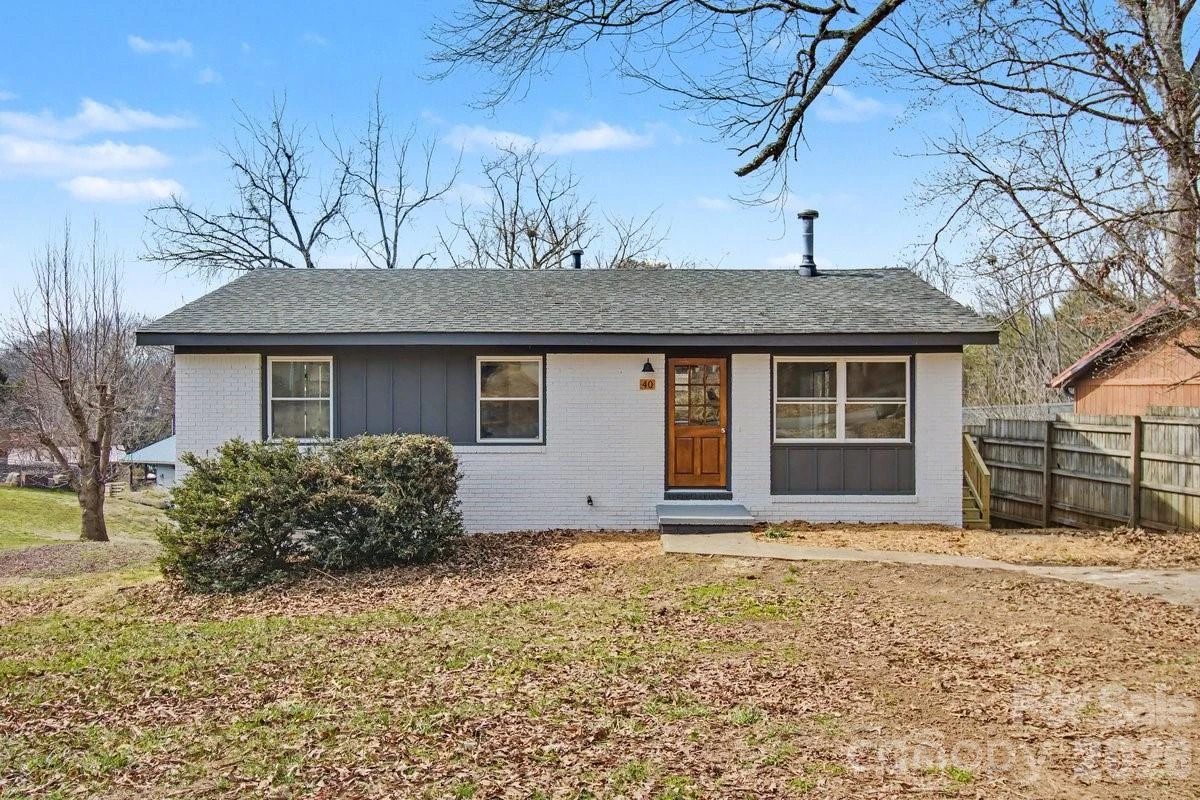 40 Evelake Drive