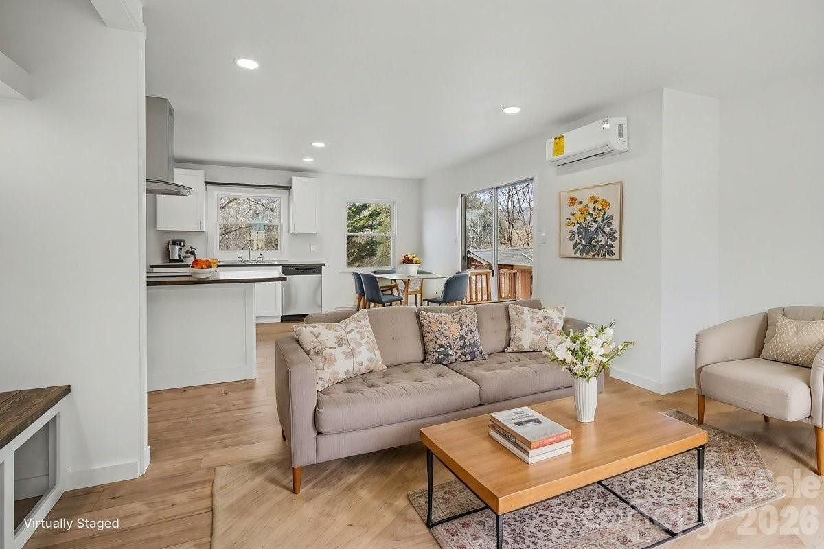 40 Evelake Drive - Photo 2