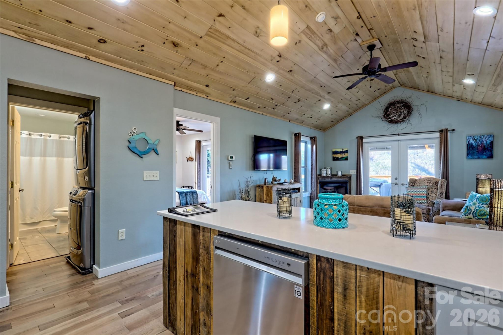 1628 Round Hill Road - Photo 22