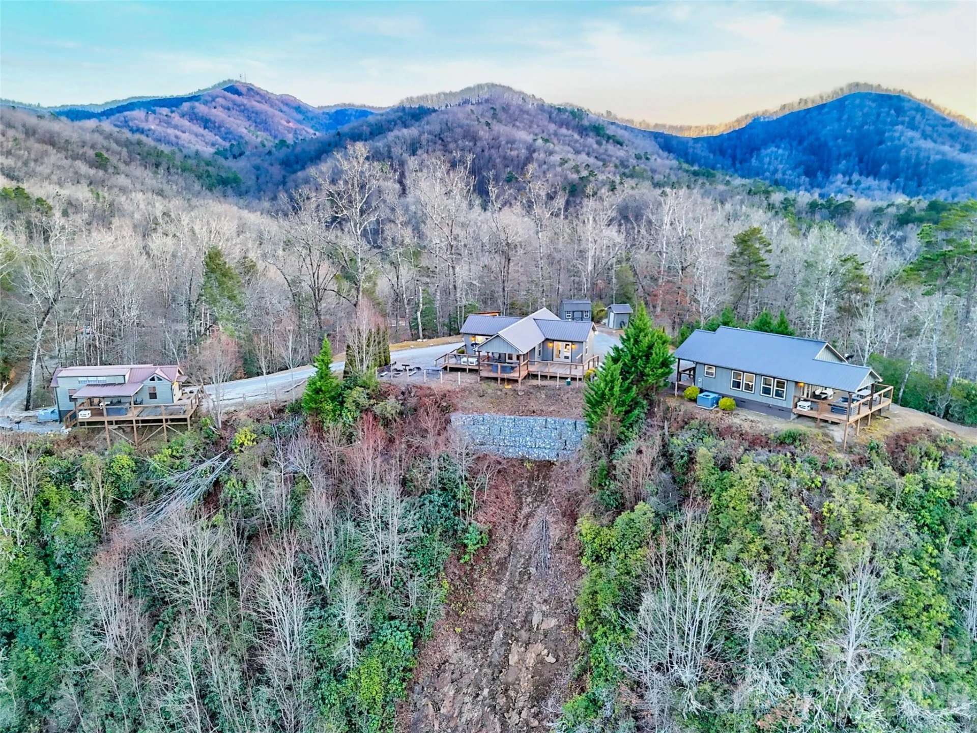 1628 Round Hill Road - Photo 4
