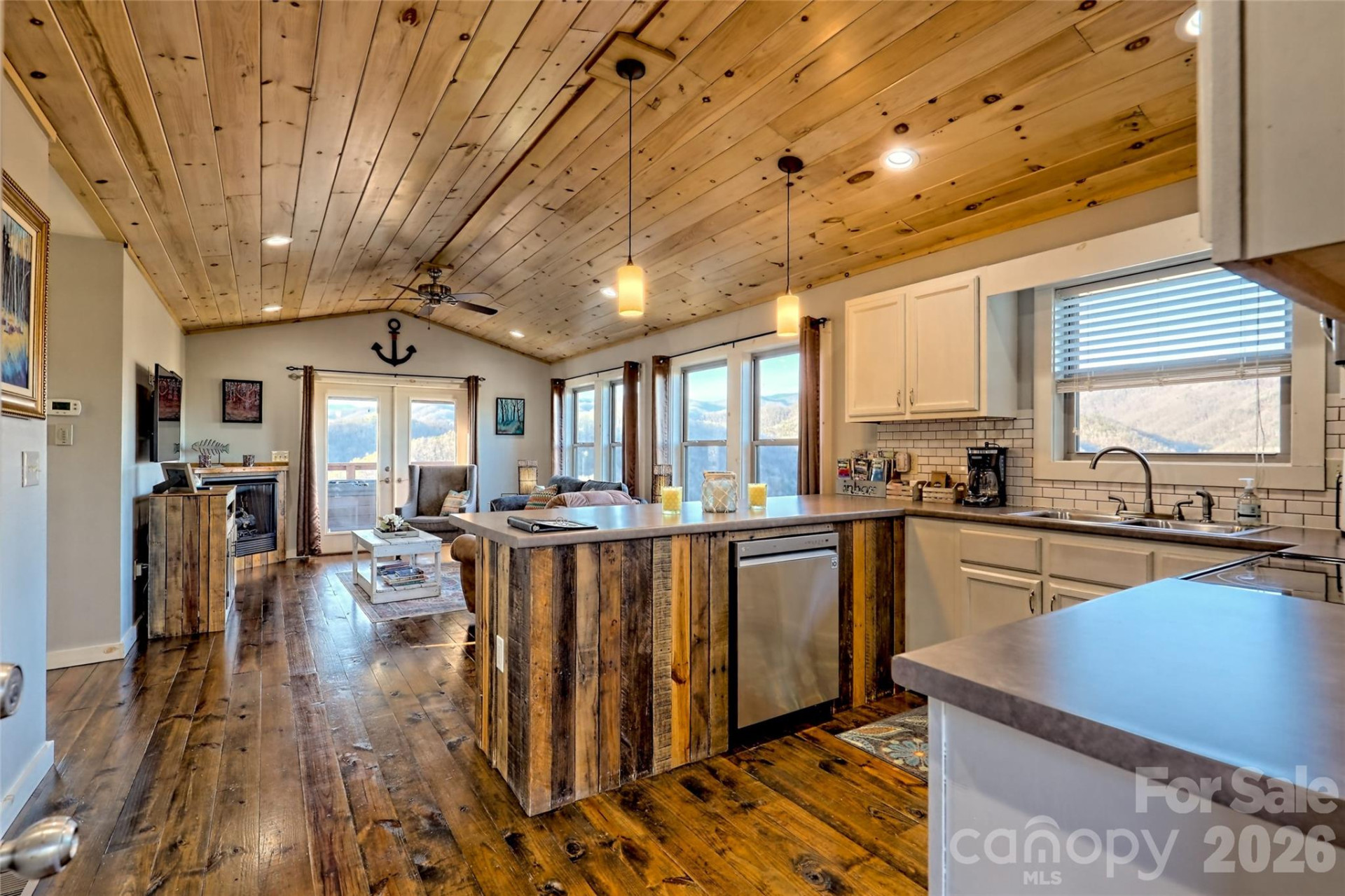 1628 Round Hill Road - Photo 38