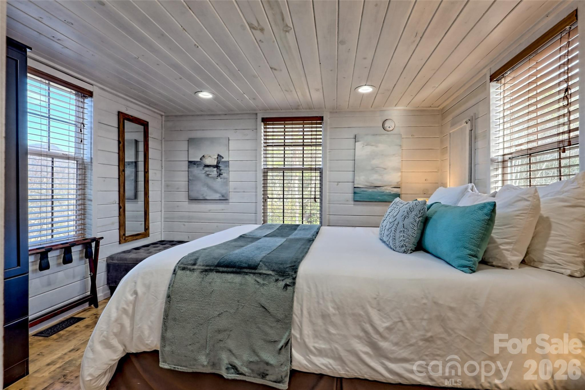 1628 Round Hill Road - Photo 10