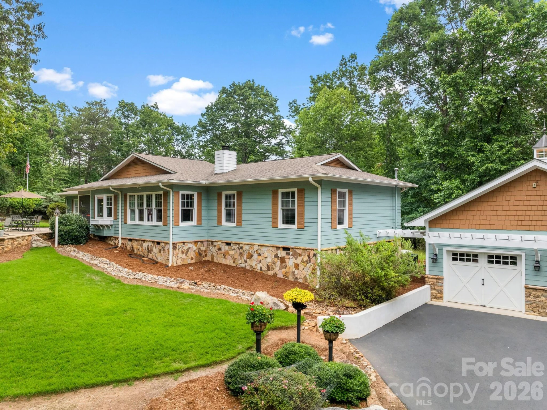 1165 Mountain Laurel Drive - Photo 2