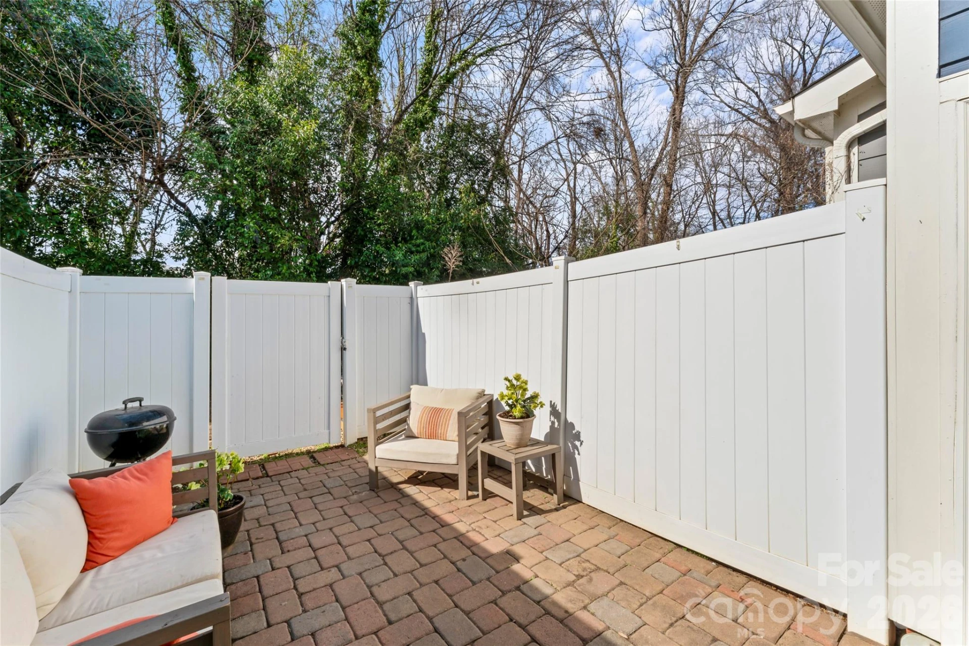 343 Hurston Circle - Photo 2