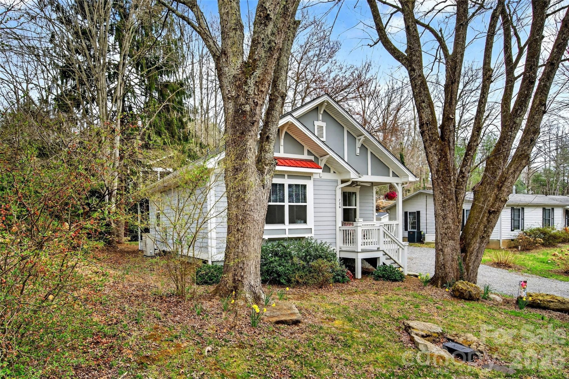 726 Rhododendron Avenue - Photo 2