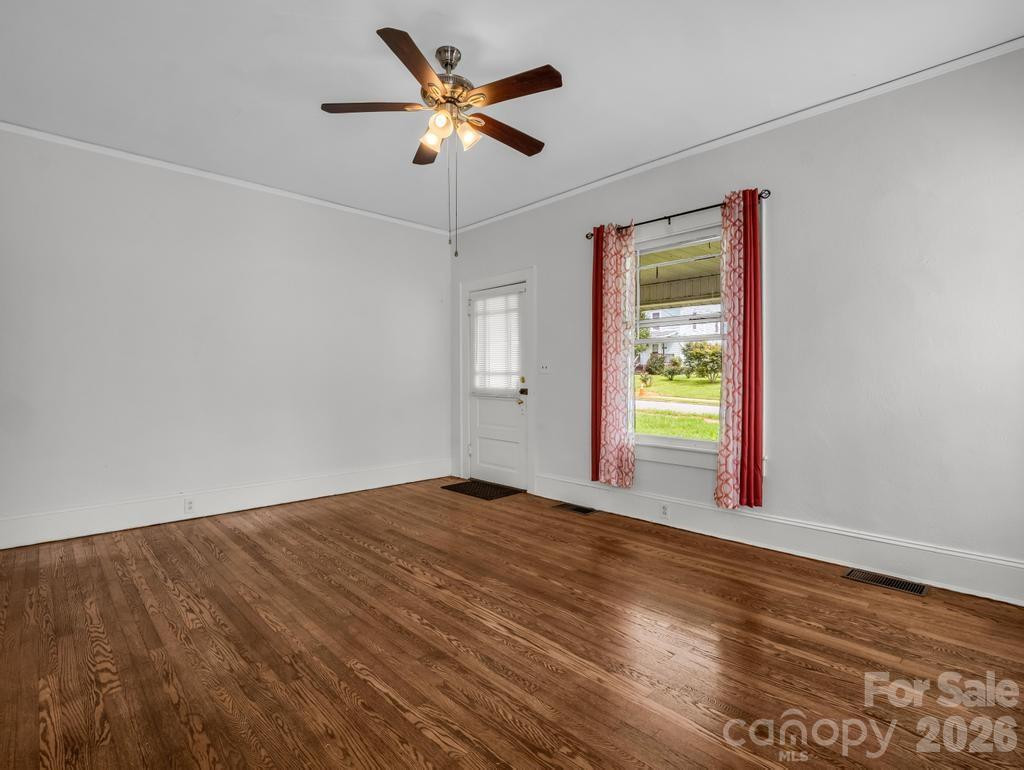 203 Court Street - Photo 5