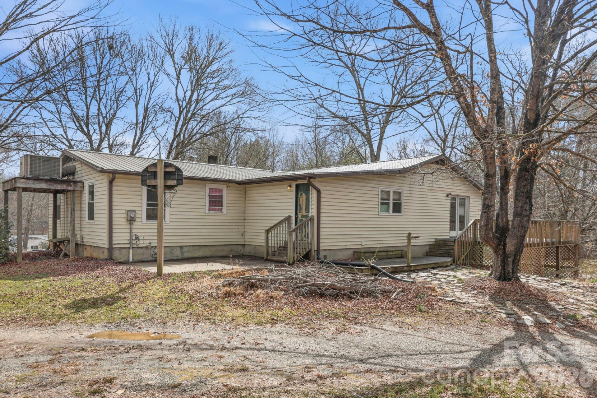 180 Whispering Pines Drive - Photo 2