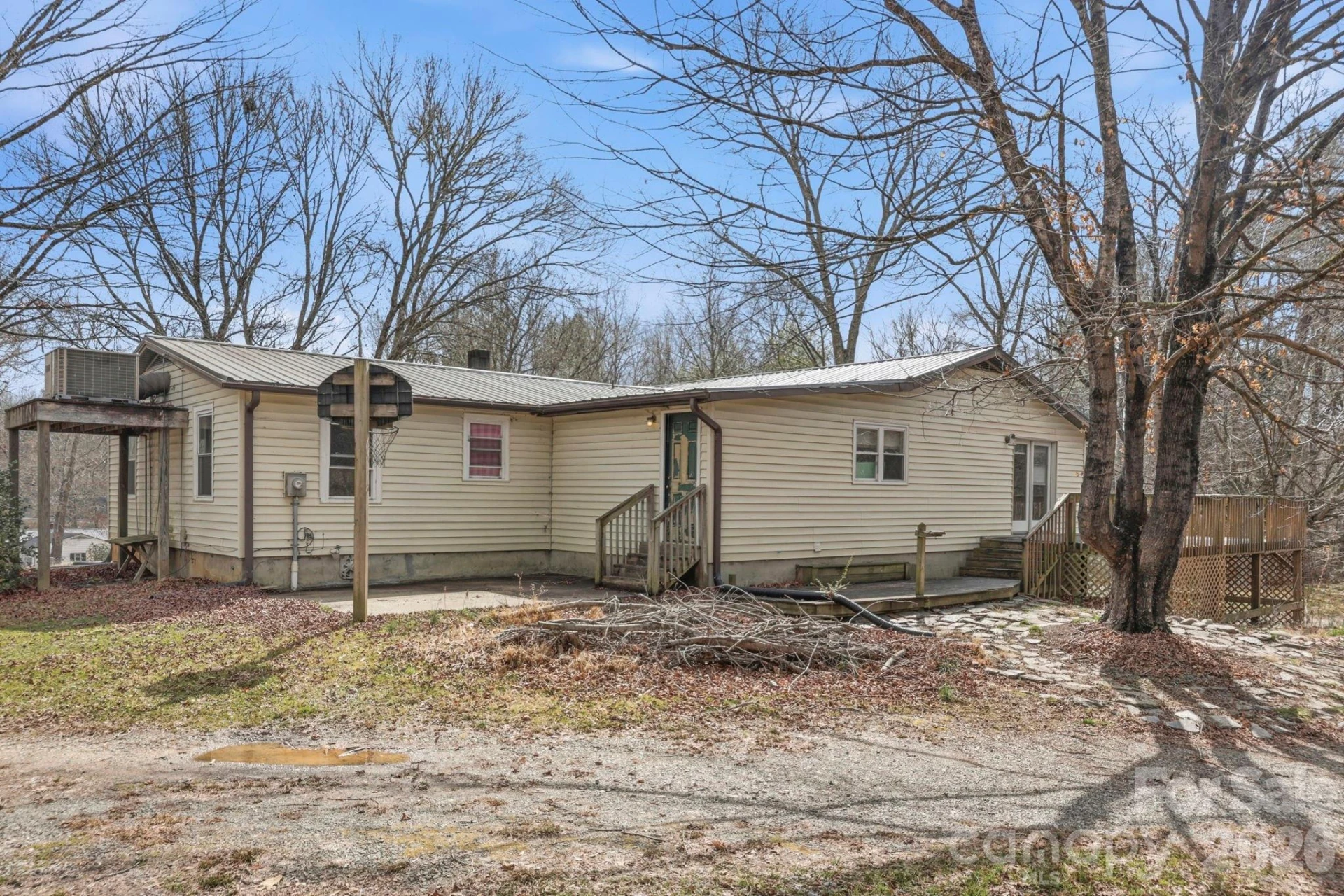 180 Whispering Pines Drive - Photo 2